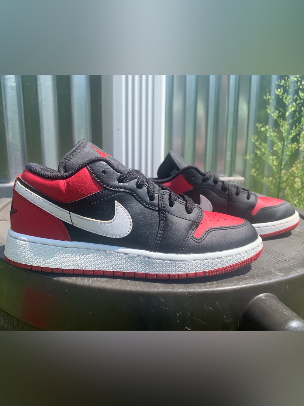 Nike Air Jordan 1 Low ‘Alternate Bred Toe’
Nike 553560-066
Size 4Y